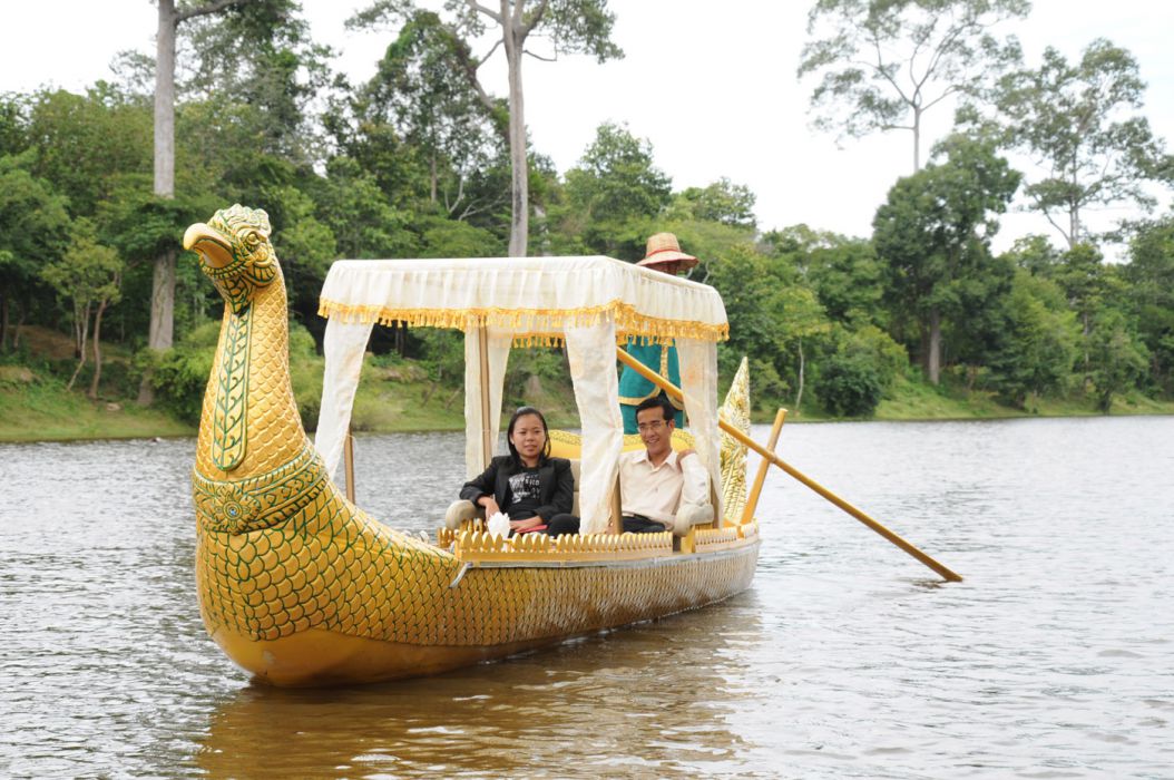 Travel-to-Prasat-Chrung-Temple-by-Gondola-Boat-Rides.jpg